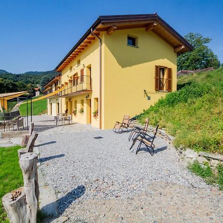 Agriturismo La Cascina B&B Сан-Феделе-Інтельві Екстер'єр фото