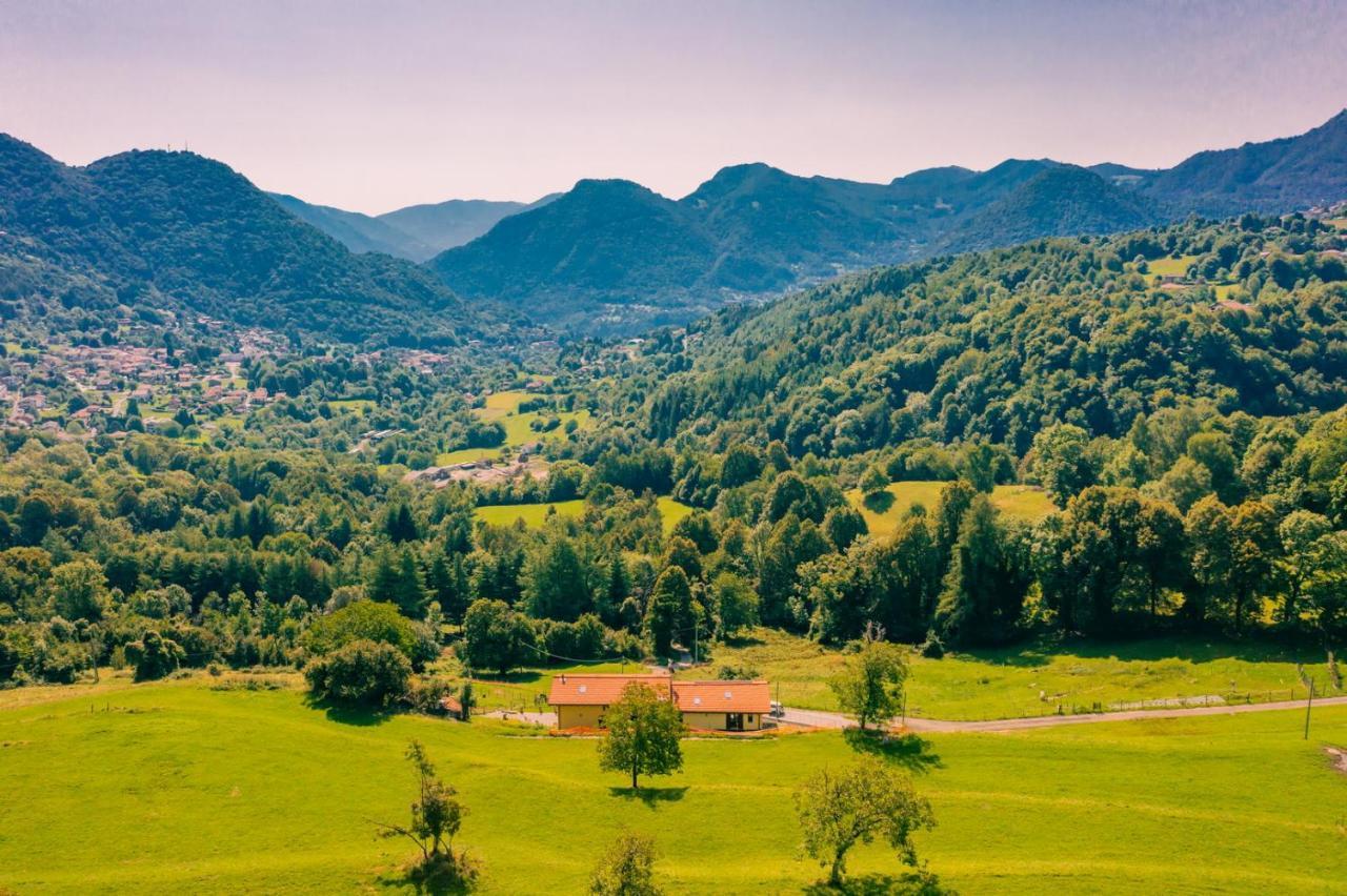 Agriturismo La Cascina B&B Сан-Феделе-Інтельві Екстер'єр фото