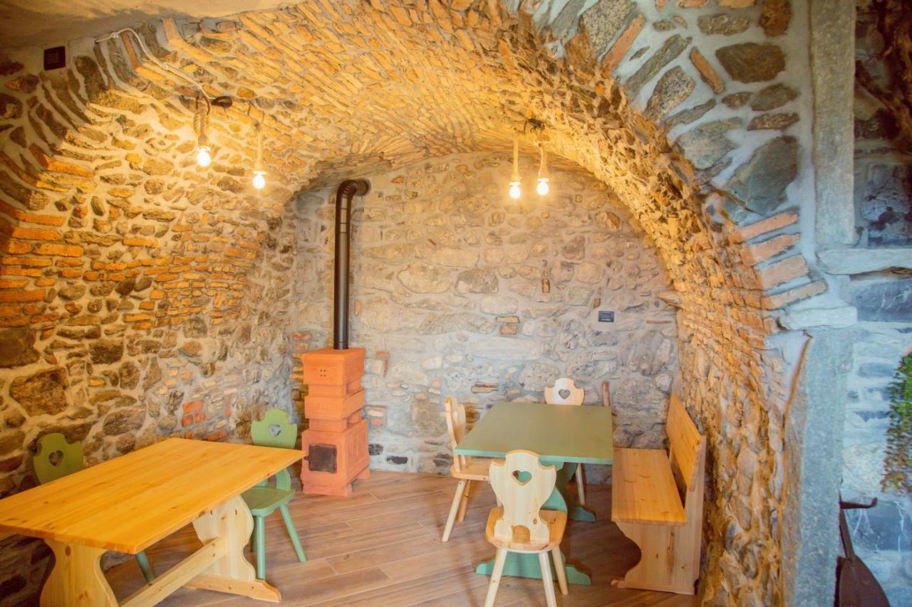 Agriturismo La Cascina B&B Сан-Феделе-Інтельві Екстер'єр фото