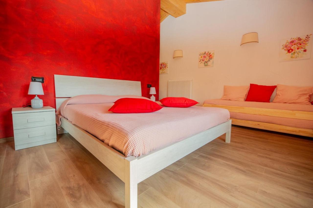 Agriturismo La Cascina B&B Сан-Феделе-Інтельві Екстер'єр фото