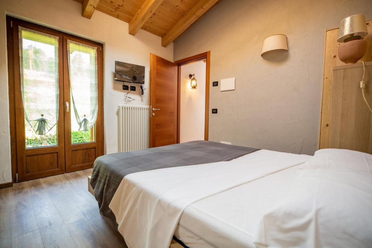 Agriturismo La Cascina B&B Сан-Феделе-Інтельві Екстер'єр фото
