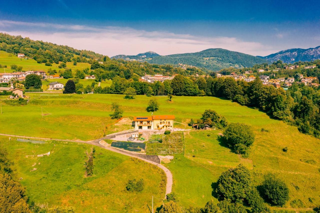 Agriturismo La Cascina B&B Сан-Феделе-Інтельві Екстер'єр фото