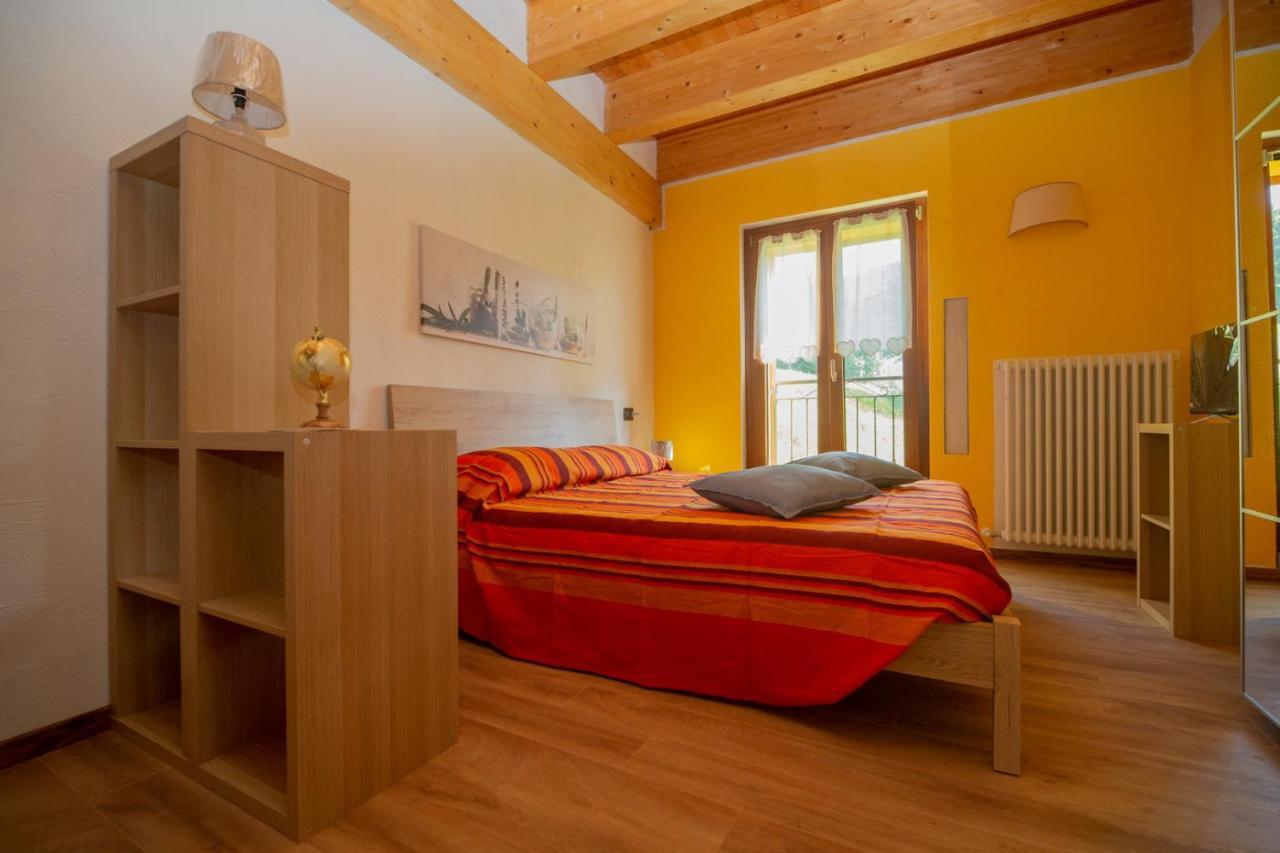 Agriturismo La Cascina B&B Сан-Феделе-Інтельві Екстер'єр фото